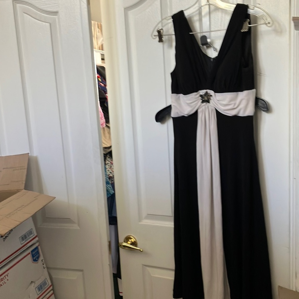FINAL MARKDOWN Jessica Howard evenings dress 6